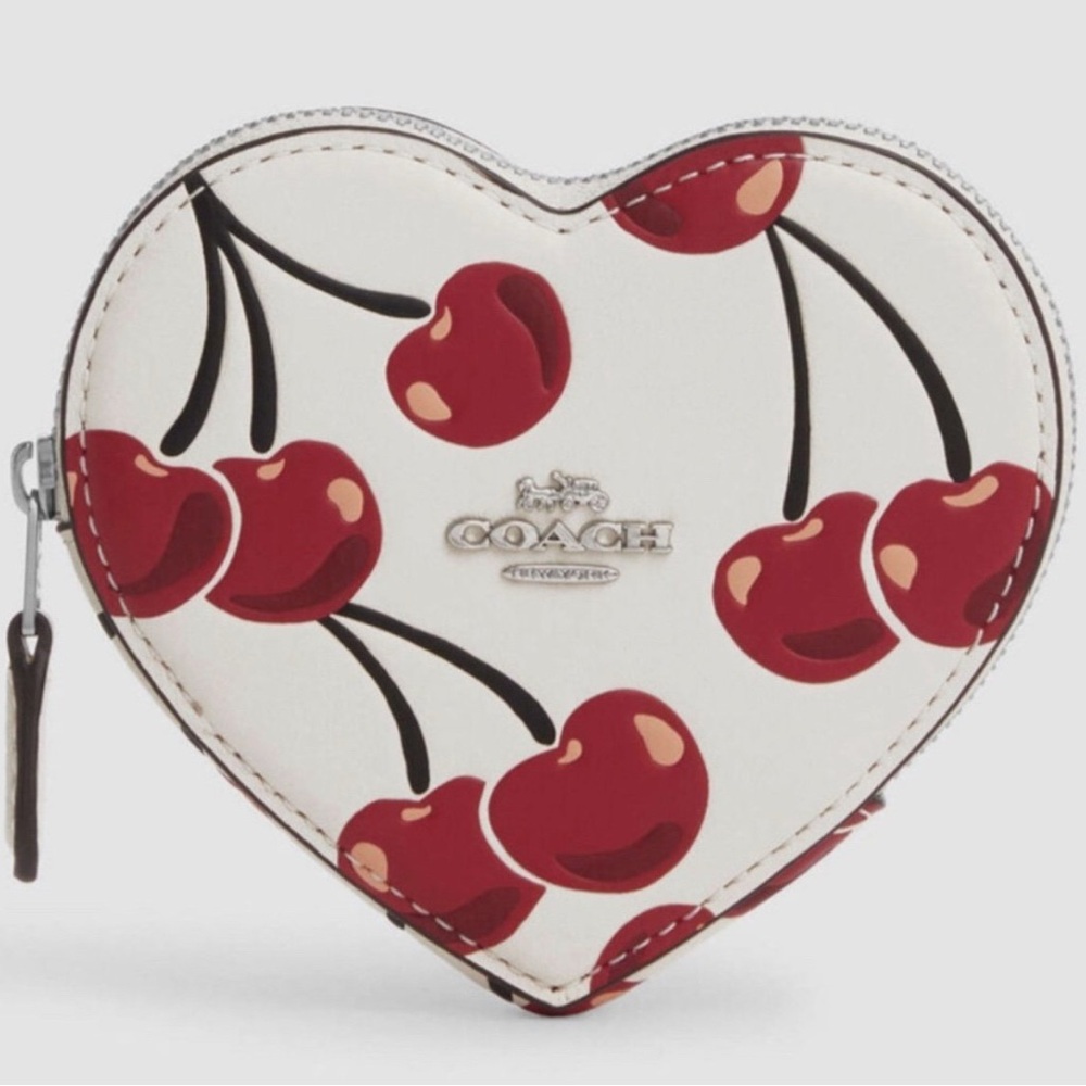 ❤️❤️❤️Authentic Coach heart shaped wallet with cherry print ❤️❤️❤️